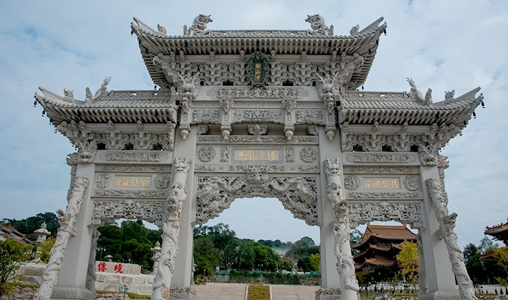 中國最大山門 同安梅山寺石刻山門